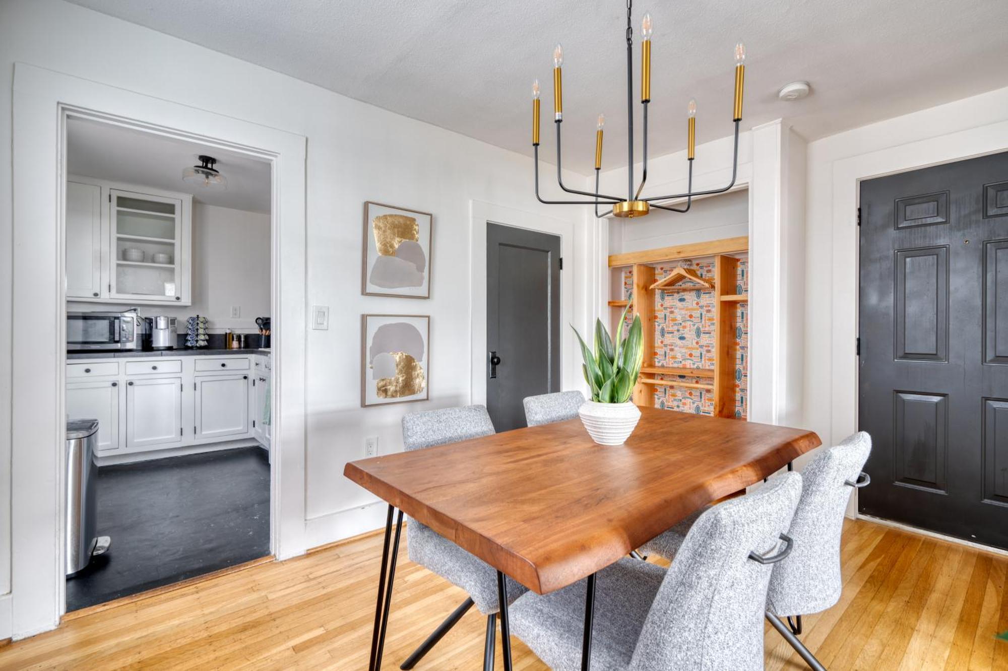- La Casa Burnside -local Eateries -shops - Bars Apartment Portland